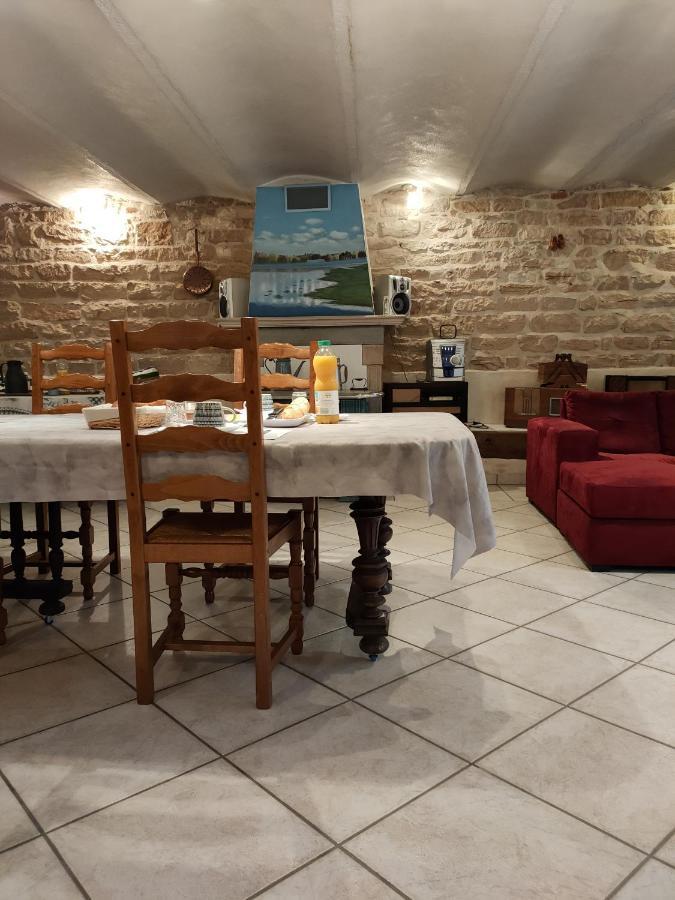La Ferme Du Grand Faubourg Bed and Breakfast Pont-de-Vaux Eksteriør billede