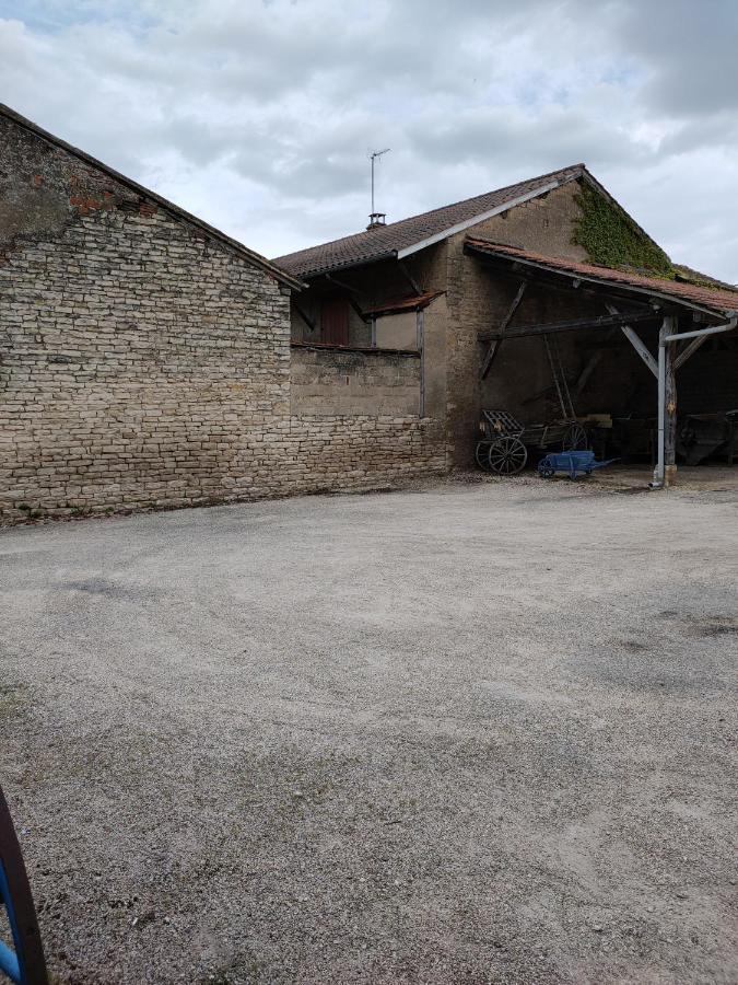 La Ferme Du Grand Faubourg Bed and Breakfast Pont-de-Vaux Eksteriør billede