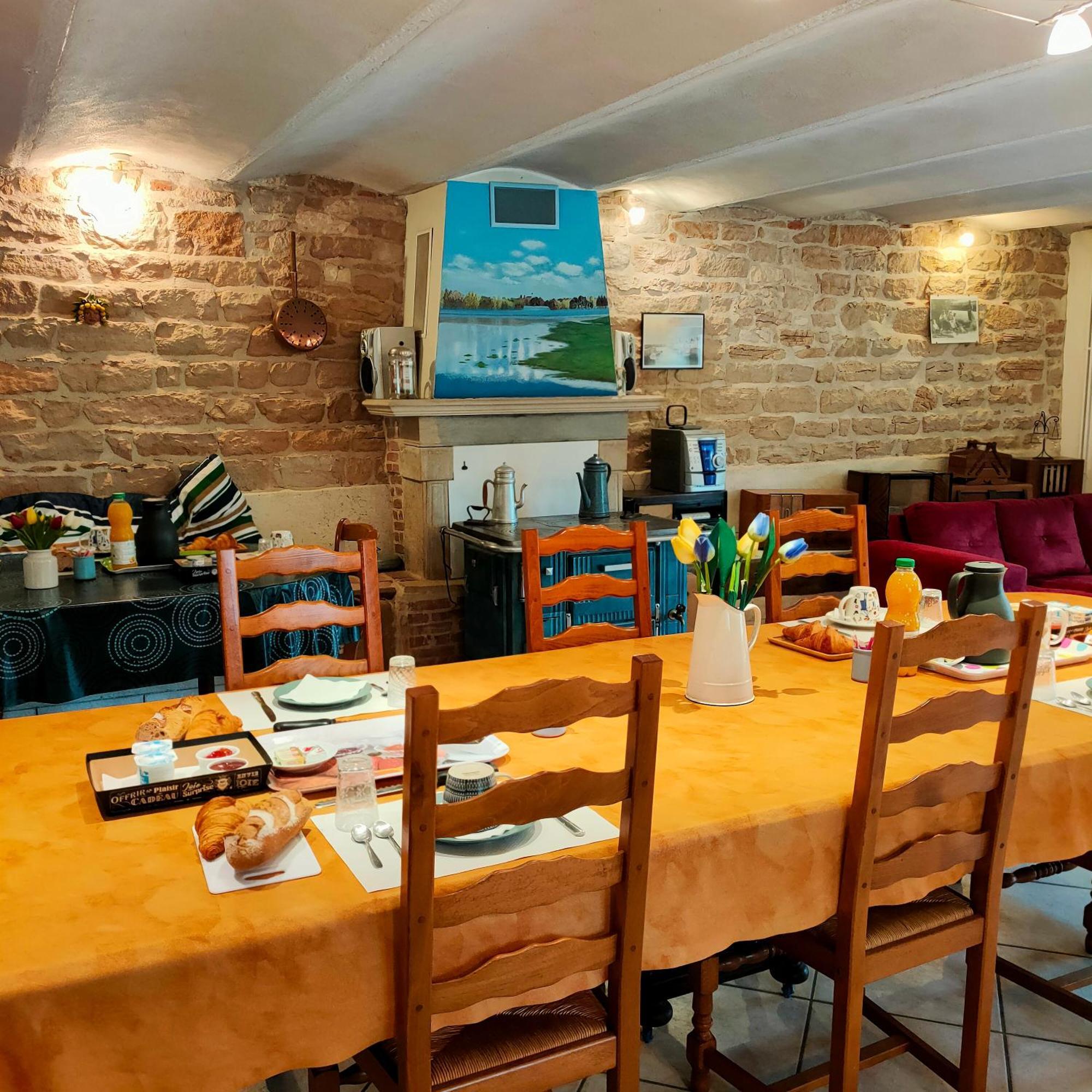 La Ferme Du Grand Faubourg Bed and Breakfast Pont-de-Vaux Eksteriør billede