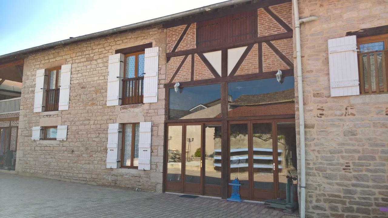 La Ferme Du Grand Faubourg Bed and Breakfast Pont-de-Vaux Eksteriør billede