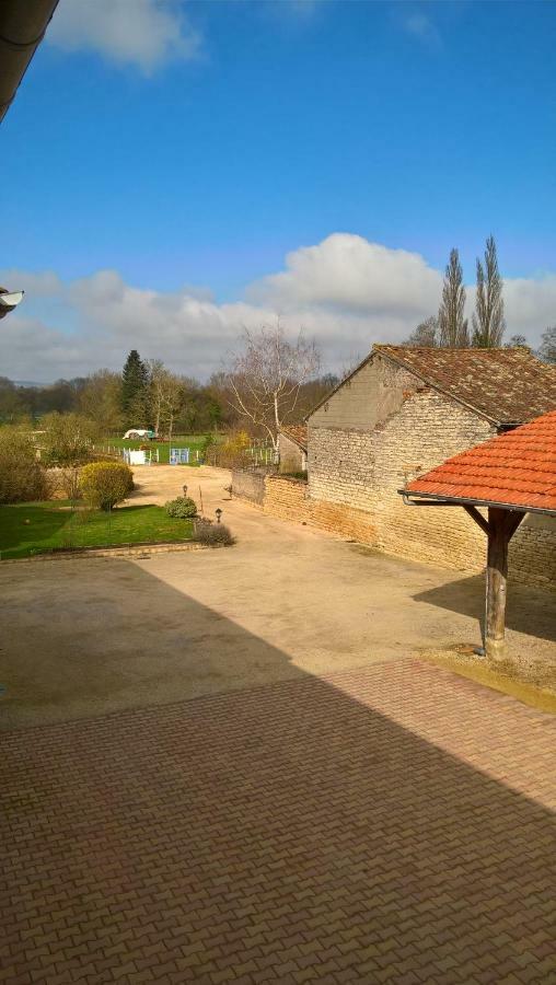 La Ferme Du Grand Faubourg Bed and Breakfast Pont-de-Vaux Eksteriør billede