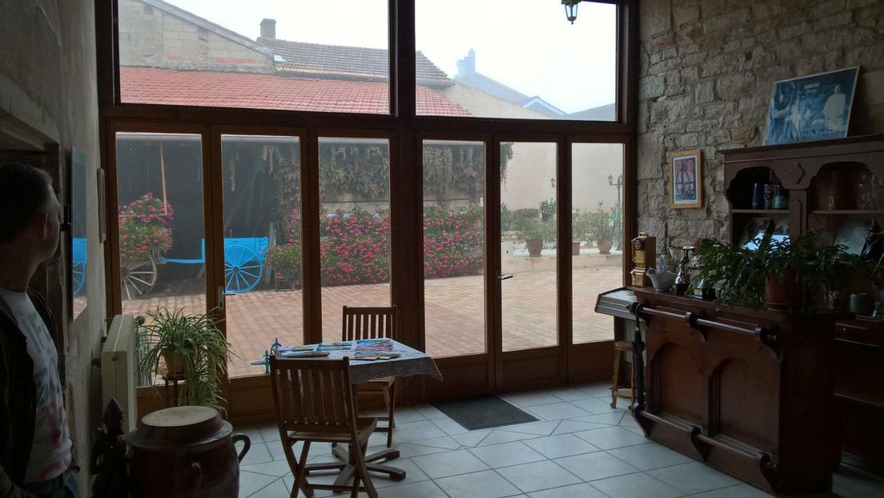 La Ferme Du Grand Faubourg Bed and Breakfast Pont-de-Vaux Eksteriør billede