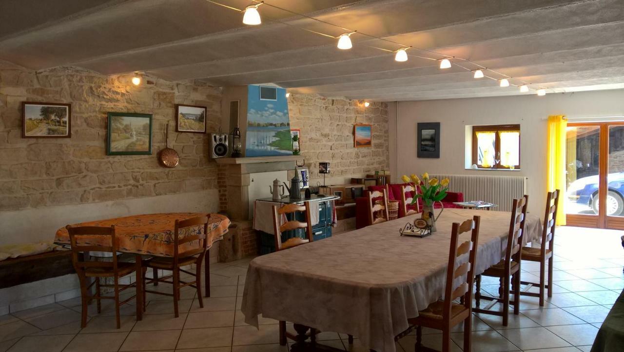 La Ferme Du Grand Faubourg Bed and Breakfast Pont-de-Vaux Eksteriør billede